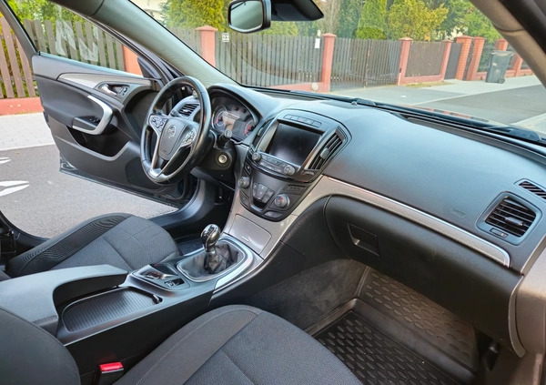 Opel Insignia cena 29900 przebieg: 253000, rok produkcji 2014 z Gniezno małe 154